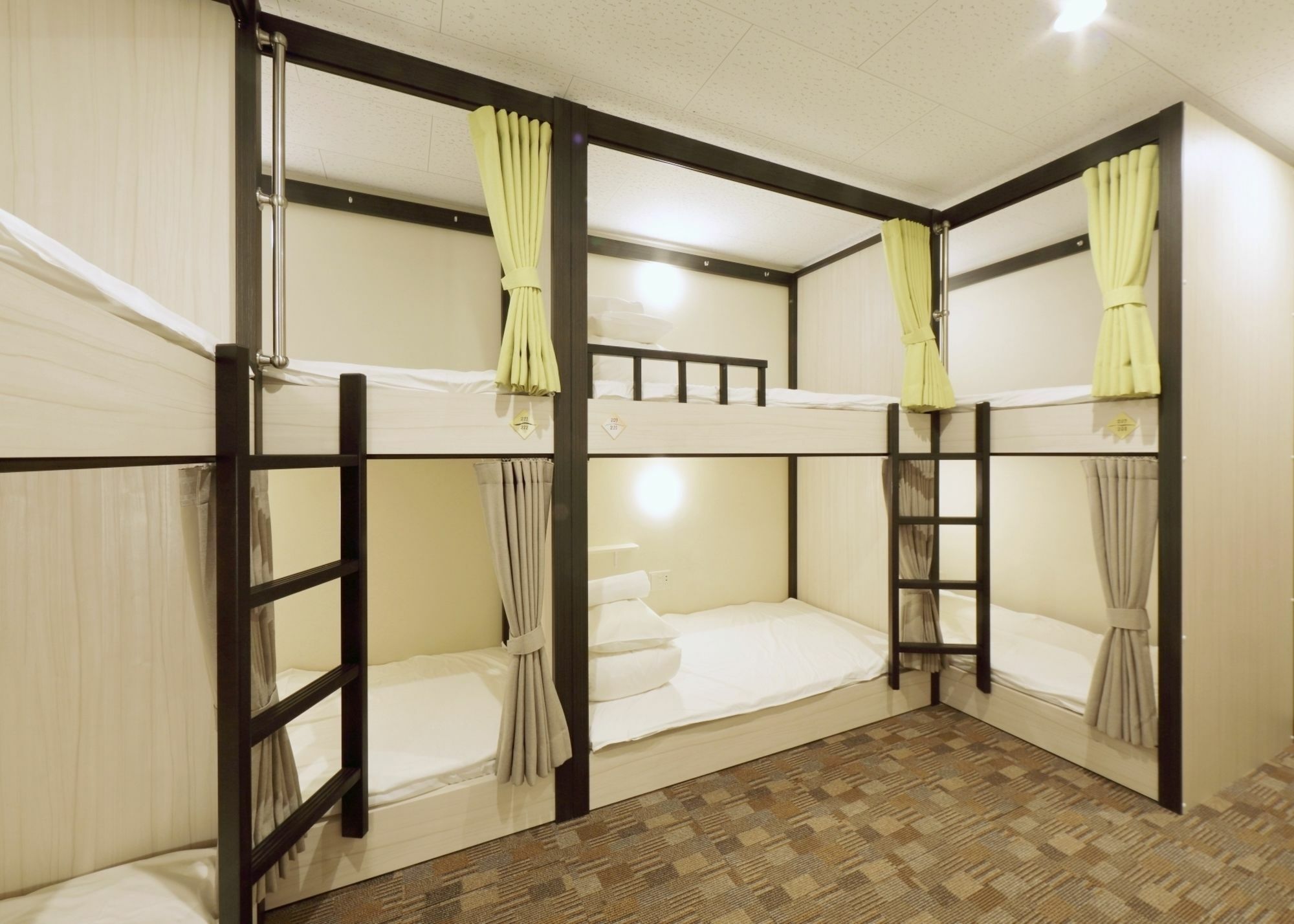 Home Hostel Osaka Eksteriør billede